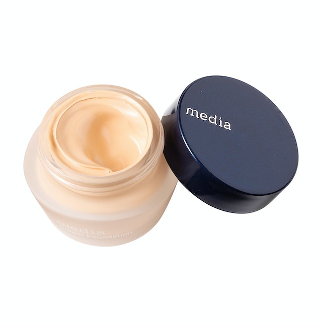 Kanebo media cream foundation OC-E1 SPF17・PA++